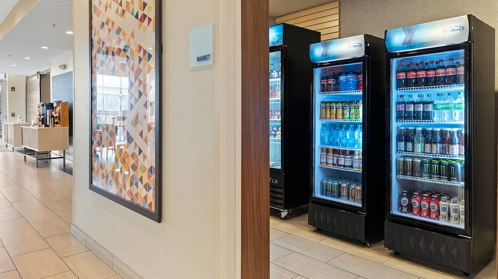 Holiday Inn Express and Suites Macon North - photo 32