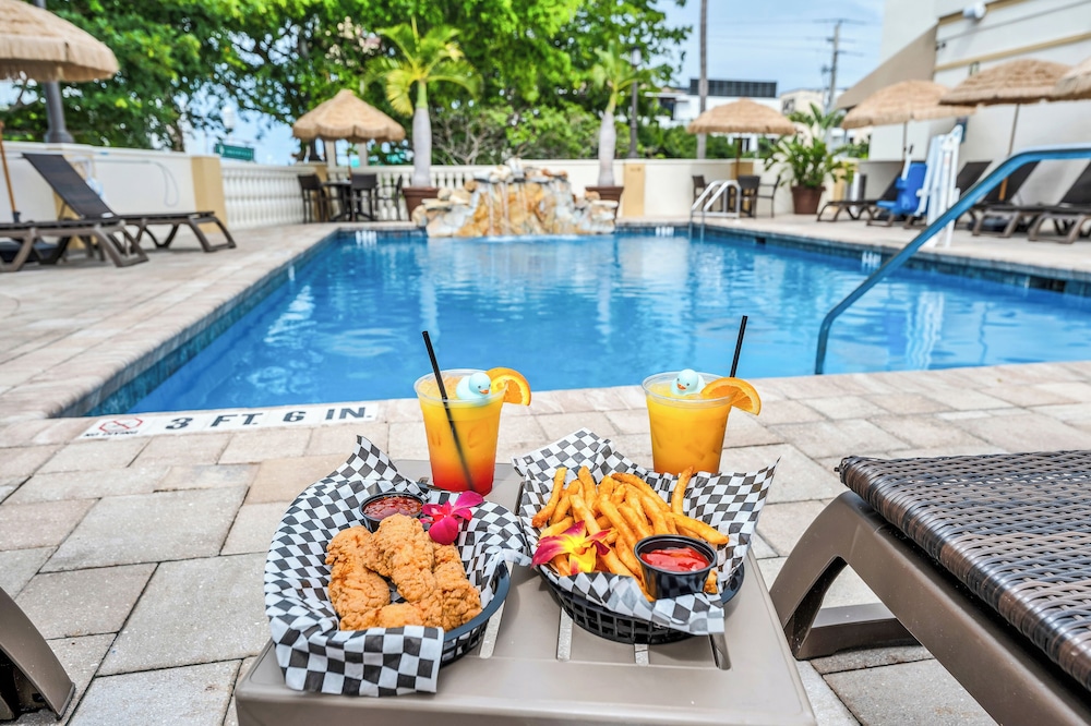 Bayfront Inn Fifth Avenue - photo 25