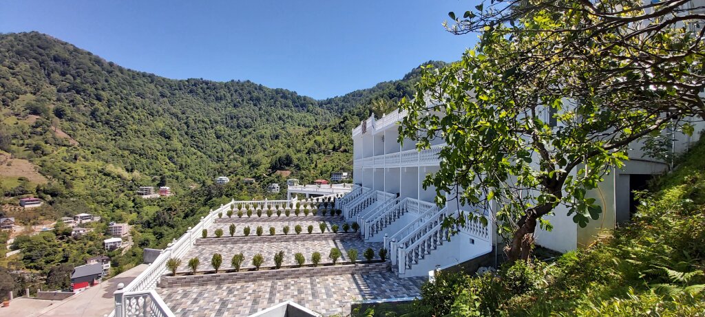 Hotel Zura
