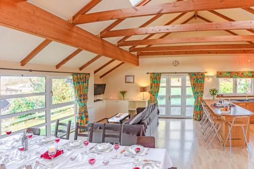 Stunning 7BR GardenVilla Glasgow & Loch Lomond Sleeps25 PleasantHillScotland — 4-Star Luxury Hotel in Milngavie, United Kingdom