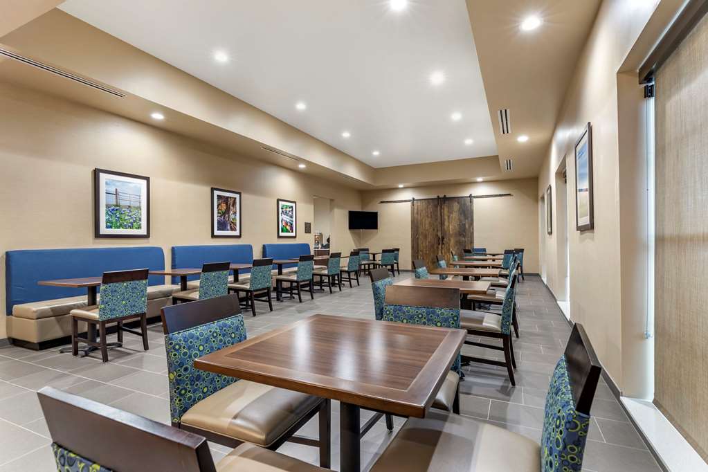Comfort Suites San Antonio Ft. Sam Houston SAMMC Area - photo 31