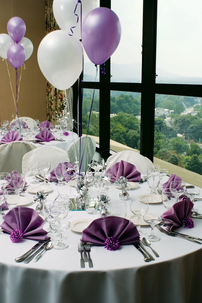 Holiday Inn & Suites Pittsfield Berkshires by IHG - photo 43
