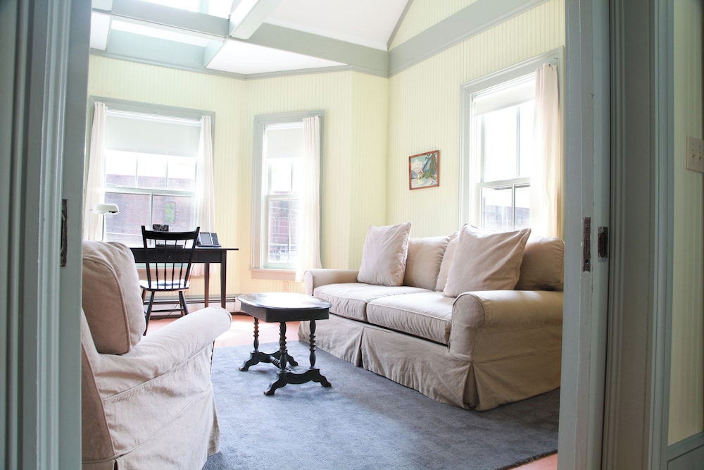 The Porches Inn at Mass MoCA - photo 23