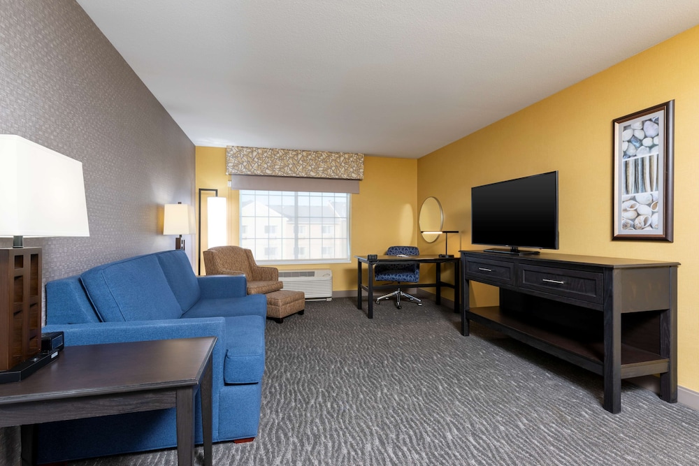 Hampton Inn Holland - photo 23