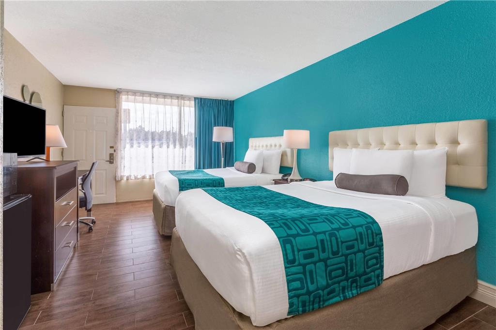 Howard Johnson by Wyndham Lakeland - photo 13