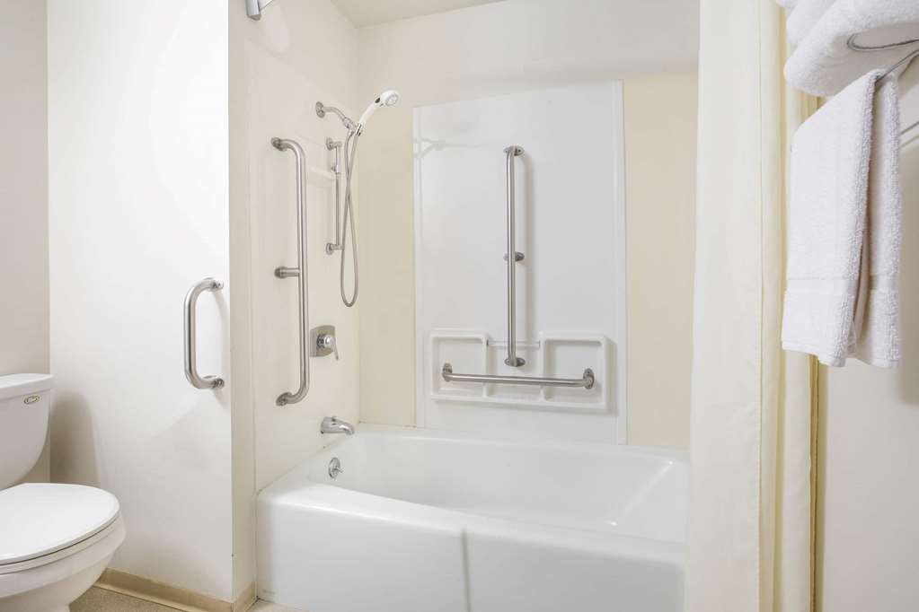 Super 8 by Wyndham Missoula Brooks Street - photo 19