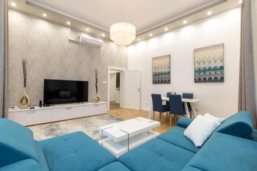 City Center Grand Luxury w 2BR 2BT — 4-Star Luxury Hotel in Budapest, Hungary