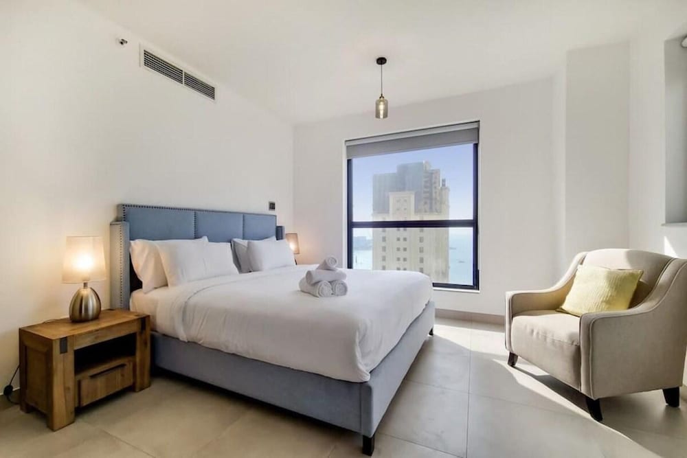 Large 4 Bedroom Sea View Jbr — 4-Star Luxury Hotel in Dubai, United Arab Emirates