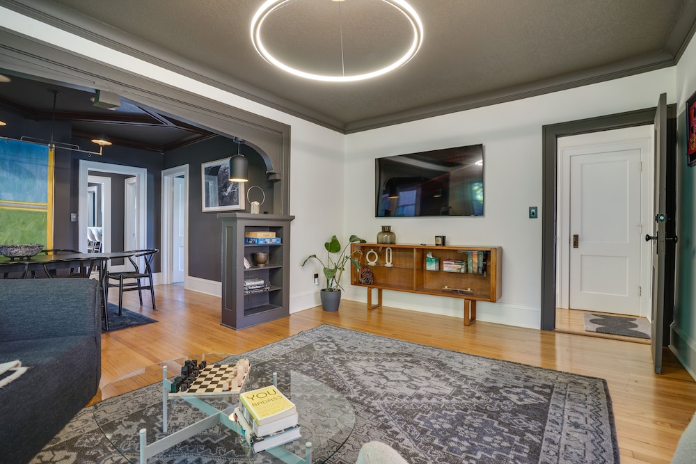 Saint Paul Vacation Rental Near Downtown — 4-Star Luxury Hotel in Saint Paul, United States