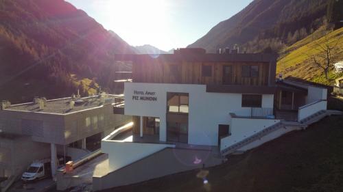 Hotel Apart Piz Mundin in Kappl, Austria