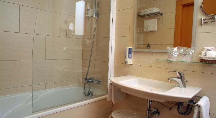 Hotel 1948 Manresa — Manresa — photo 5