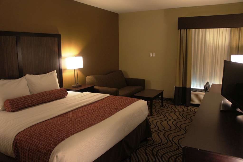 La Quinta Inn & Suites by Wyndham Gonzales LA - photo 15