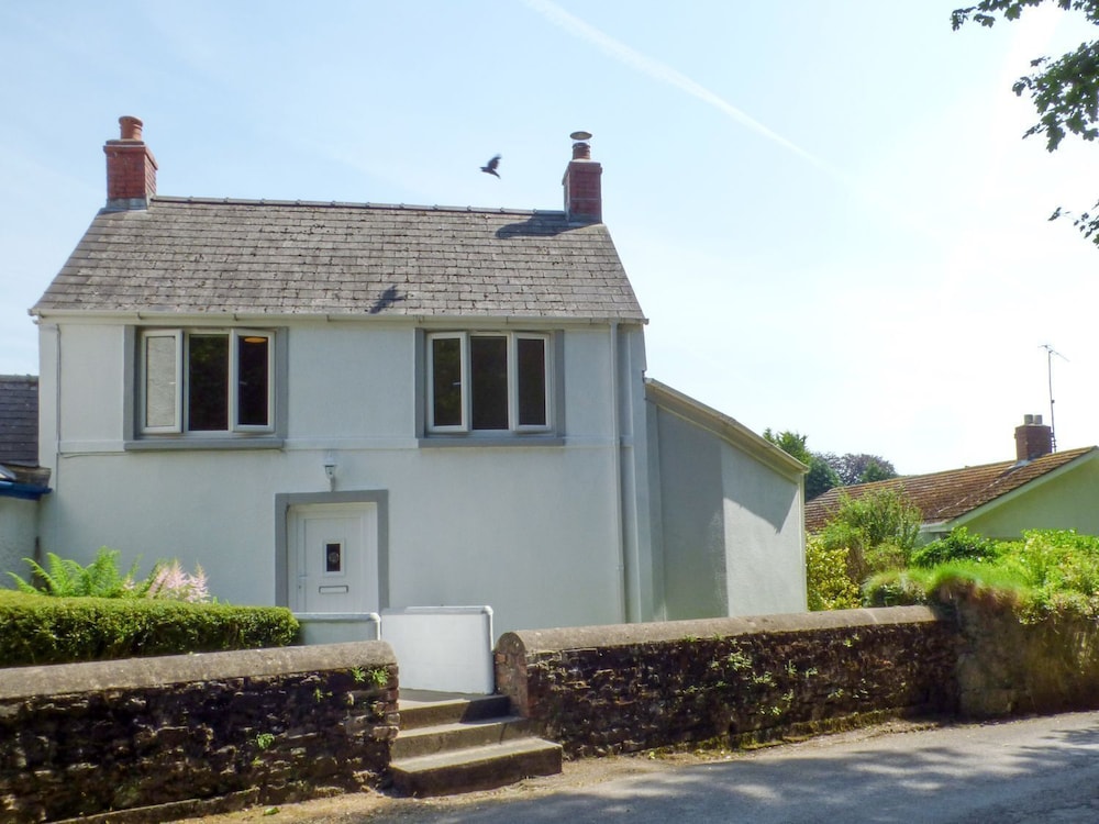 Spring Garden Cottage — 4-Star Luxury Hotel in Carmarthen, United Kingdom