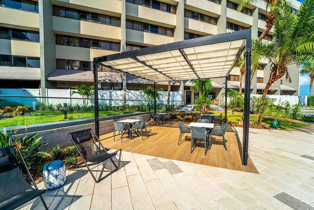 DoubleTree by Hilton Tampa Rocky Point Waterfront - photo 58