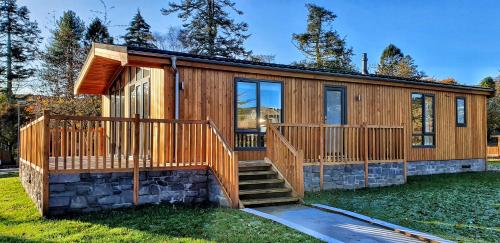 MAC Skyline Lodges - carbon neutral hotel in Balloch