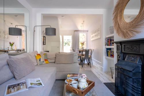 Nutshell Cottage — 4-Star Luxury Hotel in Lymington, United Kingdom