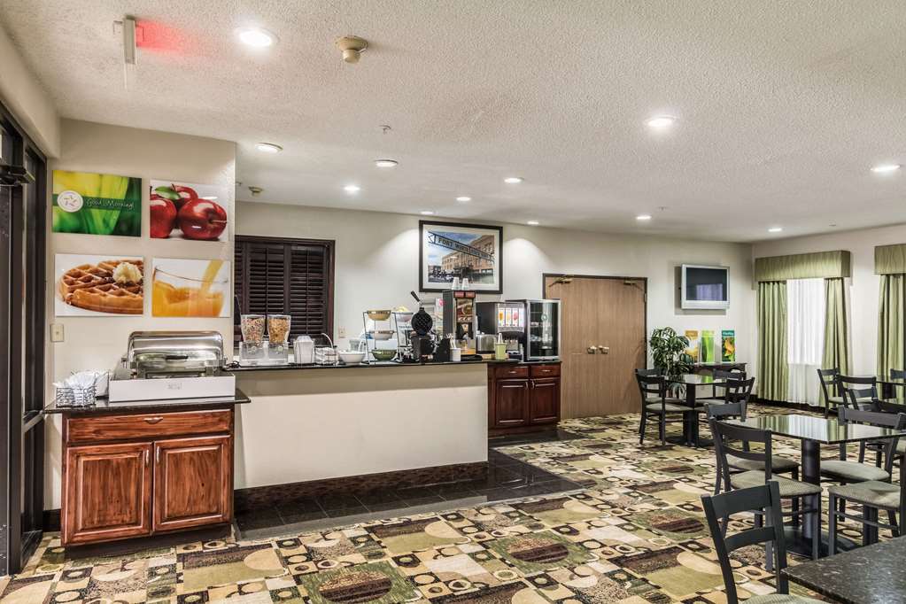 Quality Suites Burleson Ft. Worth - photo 32