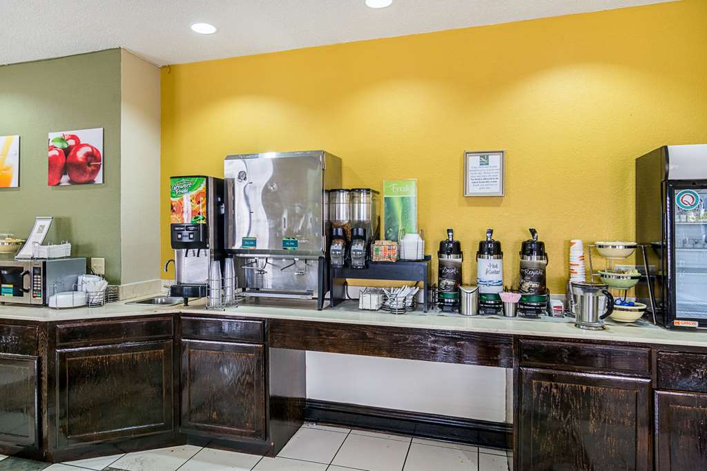 Quality Inn & Suites Harvey Chicago Southland - photo 43