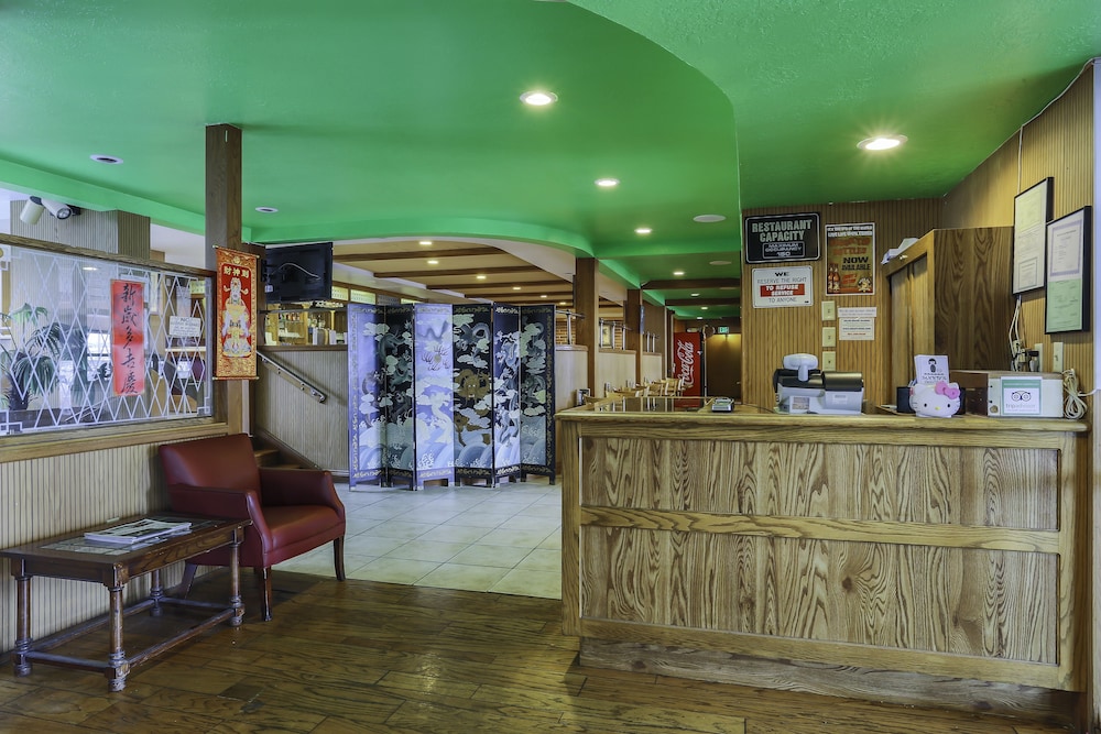 Airport Inn Hotel - photo 13