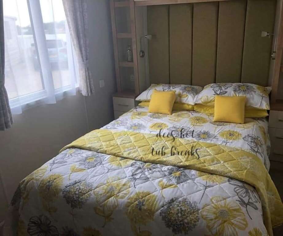 Lakeside Hot tub Holiday Tattershall Lakes in Lincoln, United Kingdom