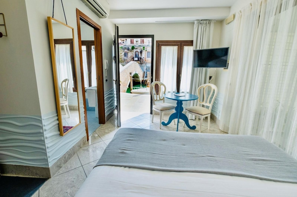 Casa di Carlo Goldoni Dimora Storica — 4-Star Luxury Hotel in Chioggia, Italy