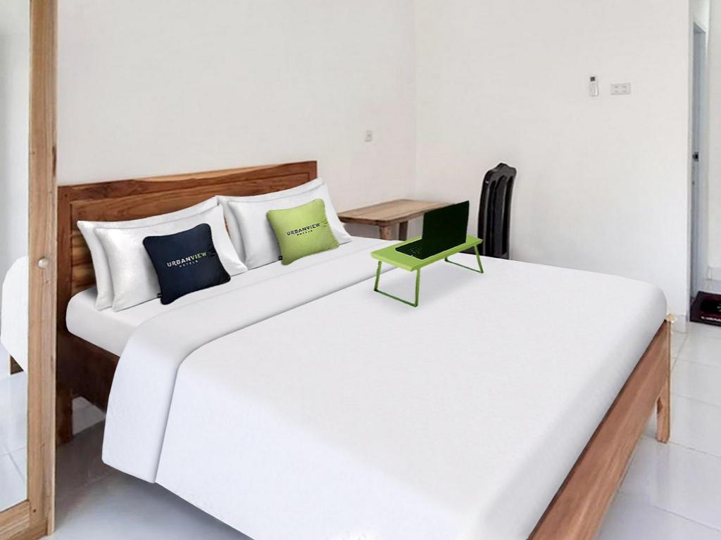 Urbanview Hotel Betego Syariah Enggal by RedDoorz in Bandar Lampung, Indonesia