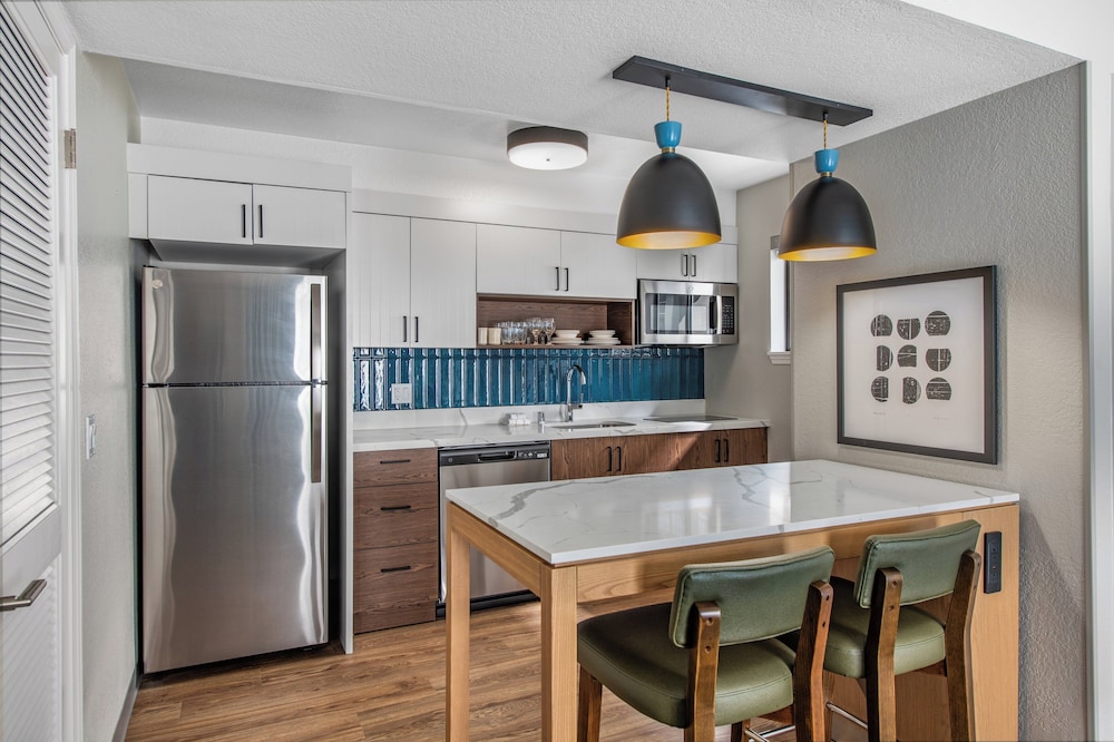 Residence Inn By Marriott Oxnard At River Ridge - photo 2