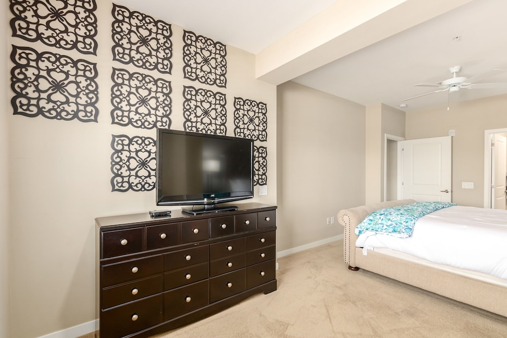 Luxury Condo in Ocotillo Dining Resort Pool Spa Gym and More Walk to Everything by RedAwning Chandler - photo 5
