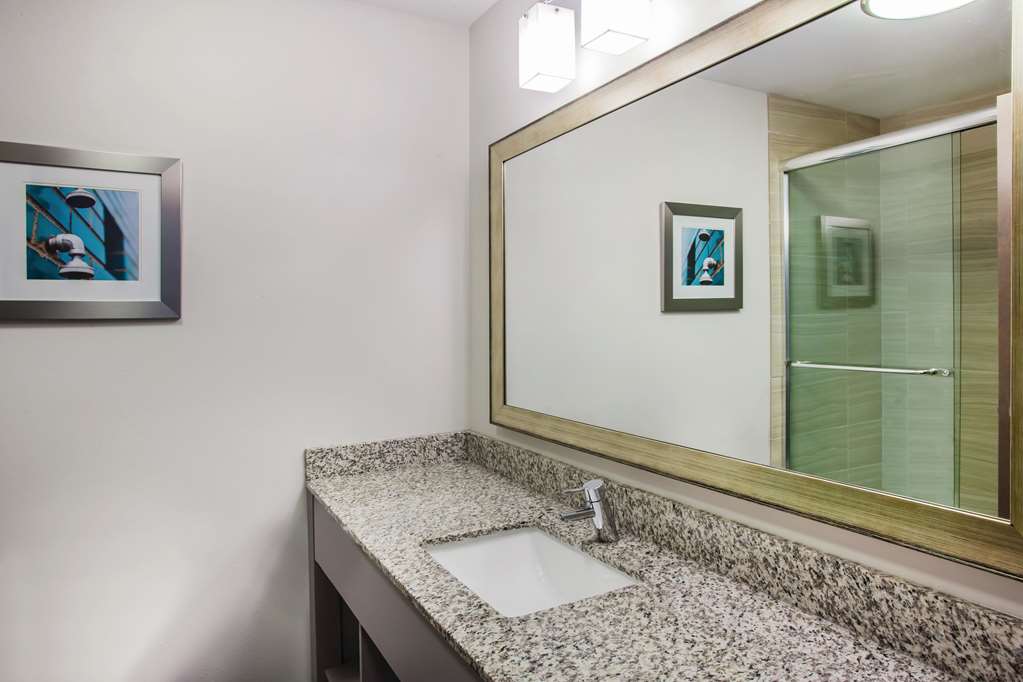 La Quinta Inn & Suites by Wyndham St. Paul Woodbury - photo 13