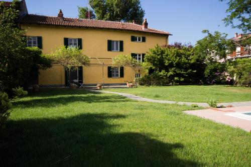 Bed&Breakfast Villa Camilla — 4-Star Luxury Hotel in Ivrea, Italy