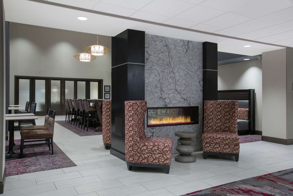 Hampton Inn & Suites Reno Sparks - photo 2