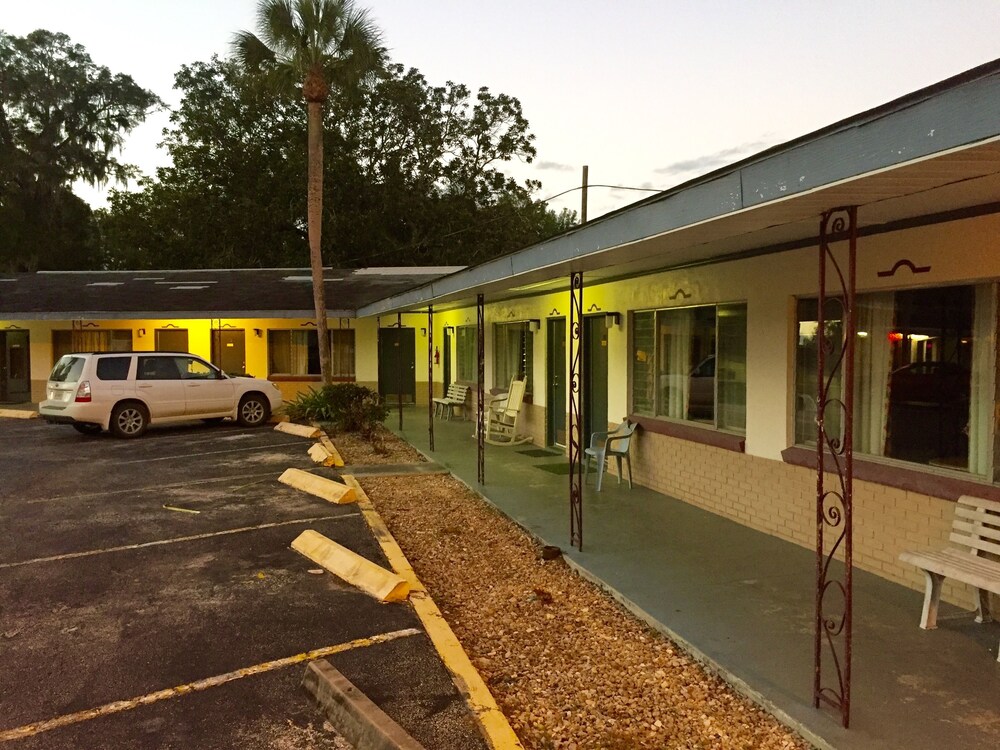 Cadillac Motel Fanning Springs - photo 14