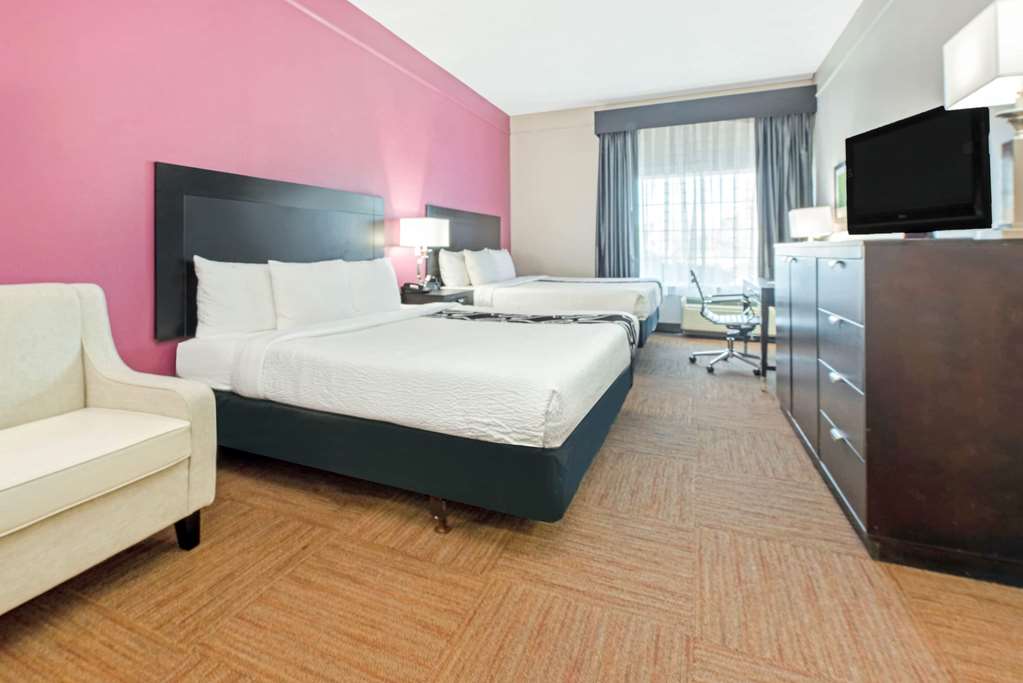 La Quinta Inn & Suites by Wyndham Winnie - photo 17