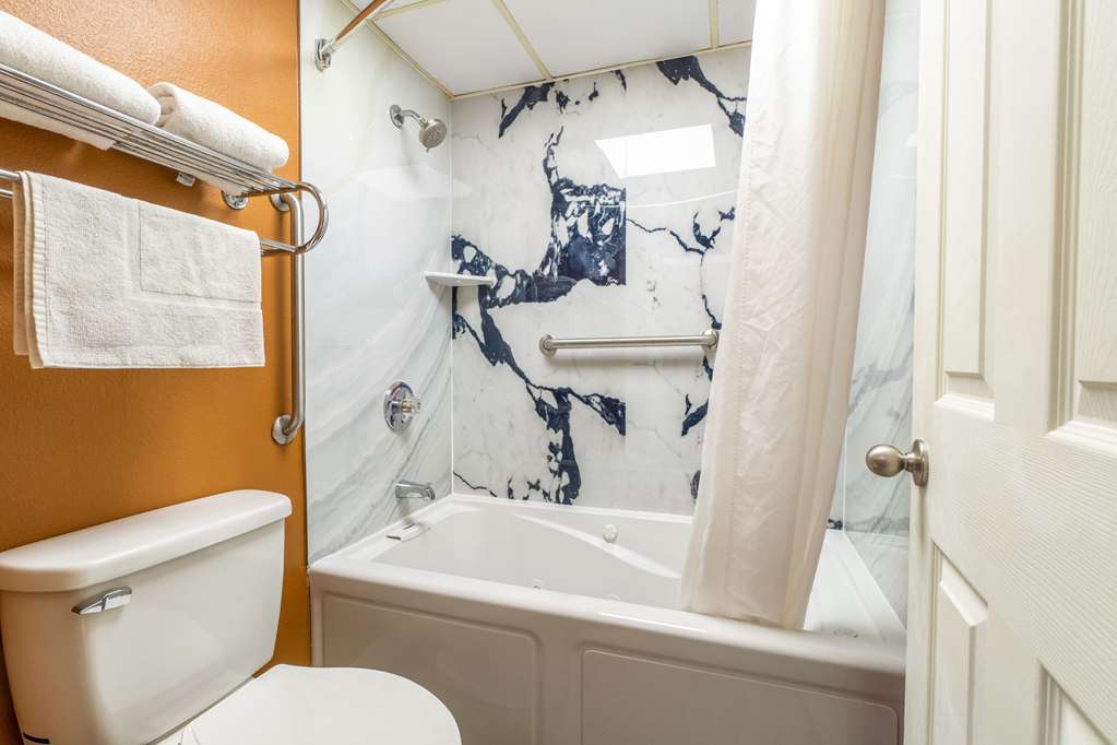 Quality Inn & Suites Corinth West - photo 20