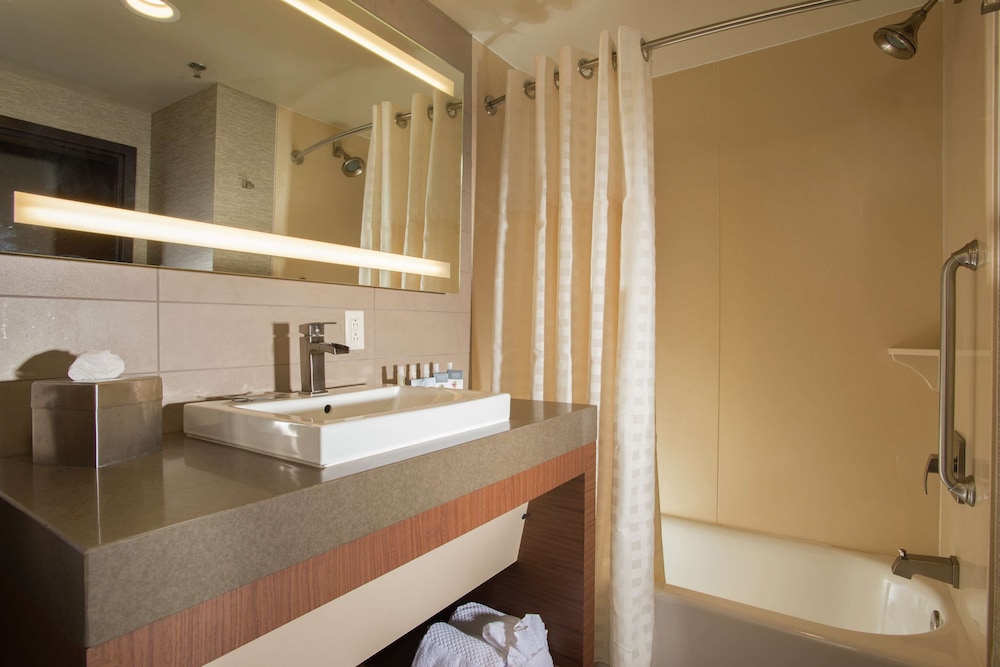 The Broadway Columbia a DoubleTree by Hilton - photo 6