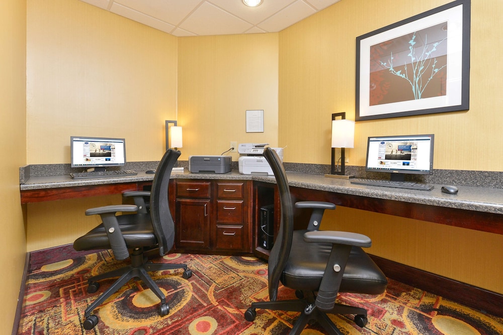 Hampton Inn Muscatine - photo 31