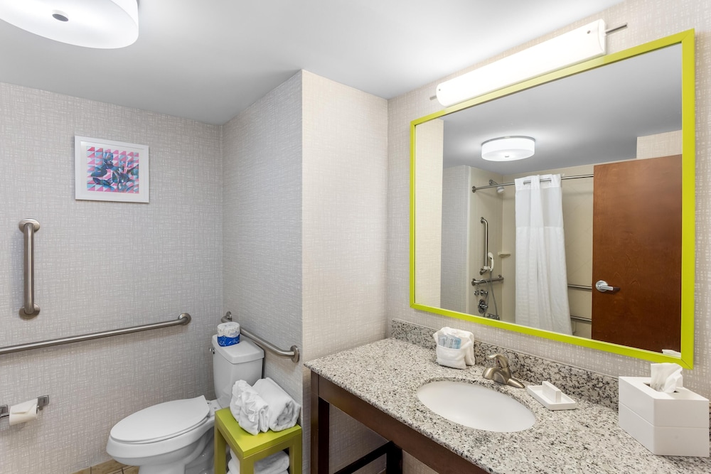 Hampton Inn Huntington University Area - photo 35
