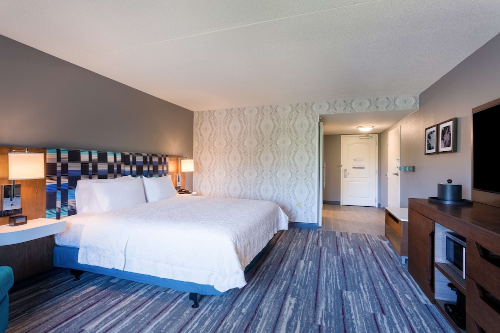 Hampton Inn & Suites Herndon Reston - photo 20