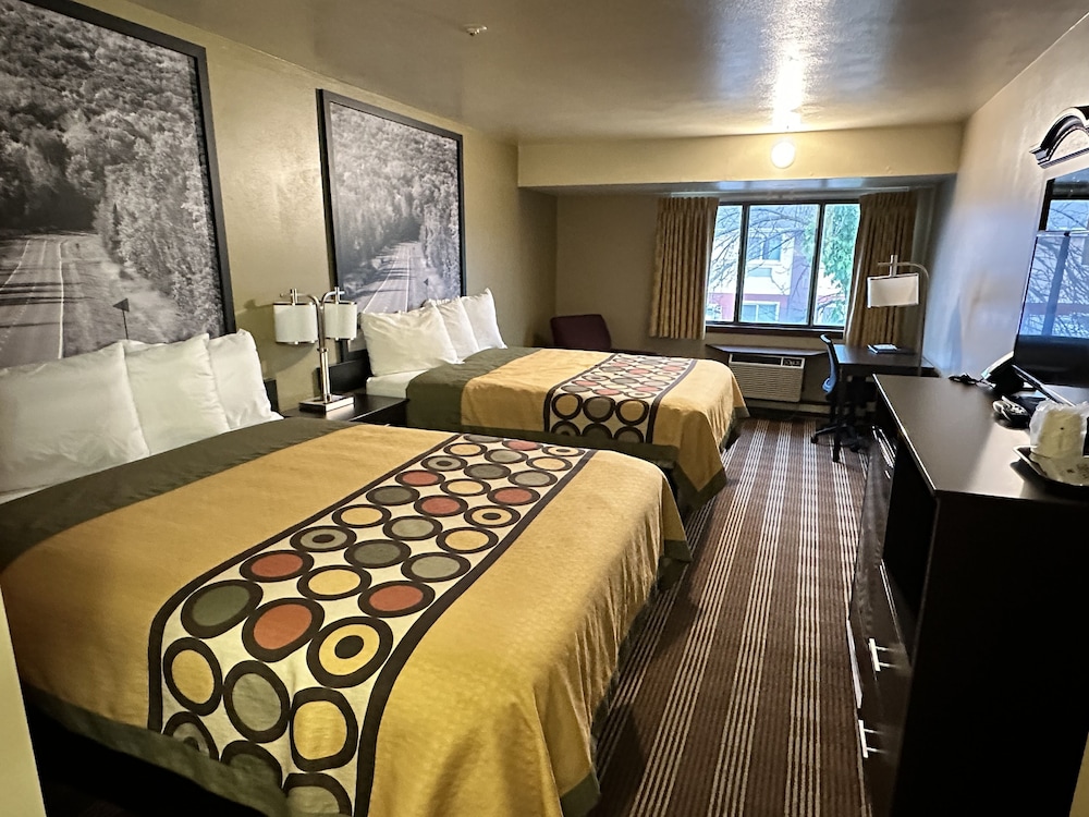 Super 8 by Wyndham Eau Claire WI - photo 13