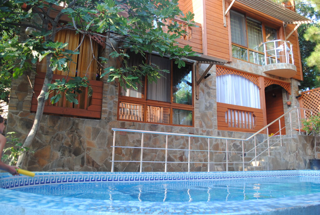Vila Lukomor'e Hotel - last minute hotel in Yalta