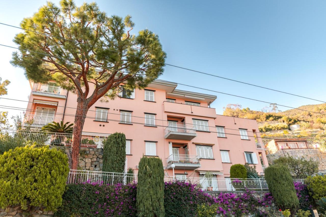 086 Sunshine Home 5 Minuti Dalla Spiaggia Parcheggio Privato Gratis Incluso — 4-Star Luxury Hotel in Bordighera, Italy