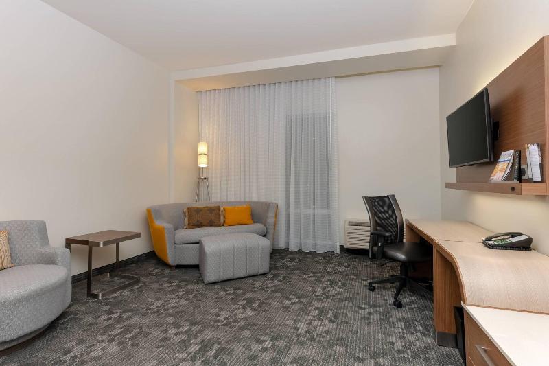 Courtyard by Marriott Savannah Airport - photo 56