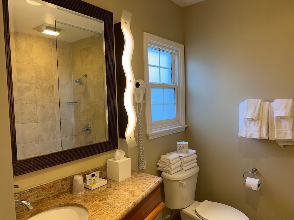 Holiday Inn Express & Suites La Jolla Windansea Beach by IHG - photo 22