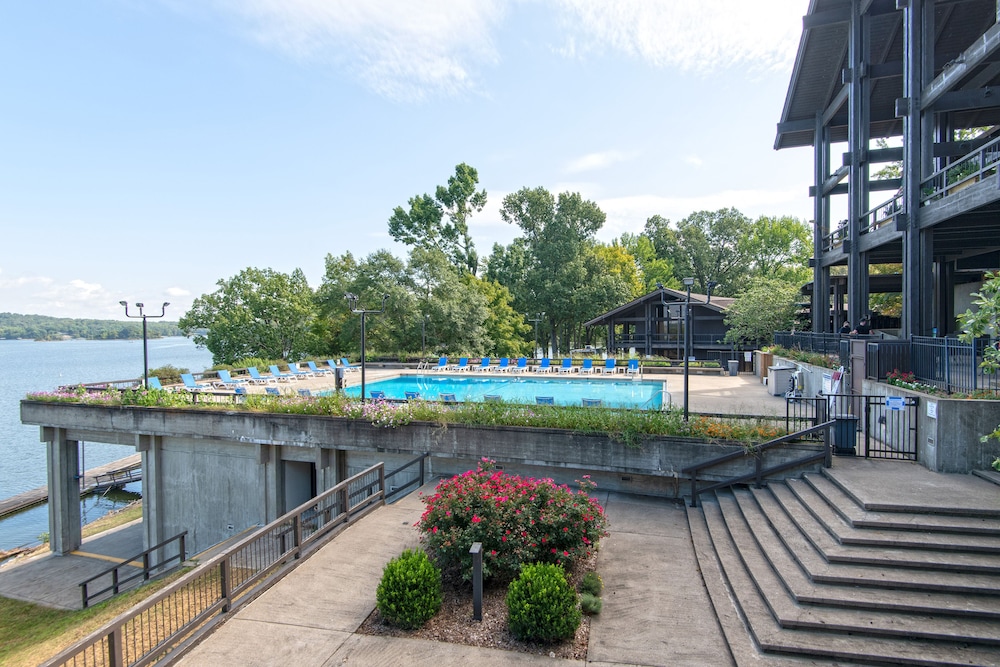 Lake Barkley State Resort — hotel in Cadiz