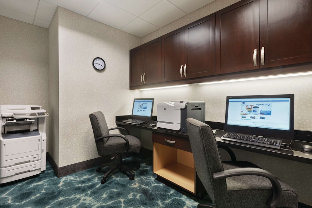 Hampton Inn & Suites Mishawaka South Bend at Heritage Square - photo 54