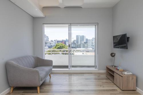 Modern Studio at 220onLoop City Views Comfort