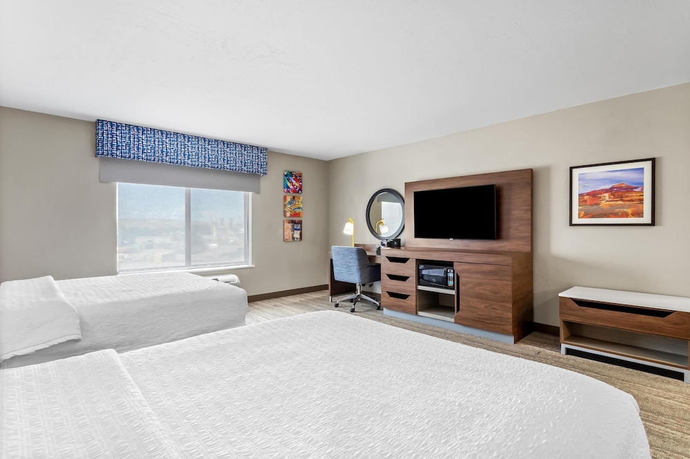 Hampton Inn & Suites Farmington - photo 7
