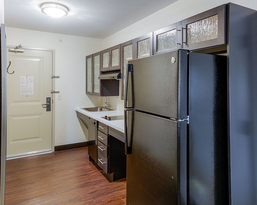 Candlewood Suites Lakeville I 35 by IHG - photo 12