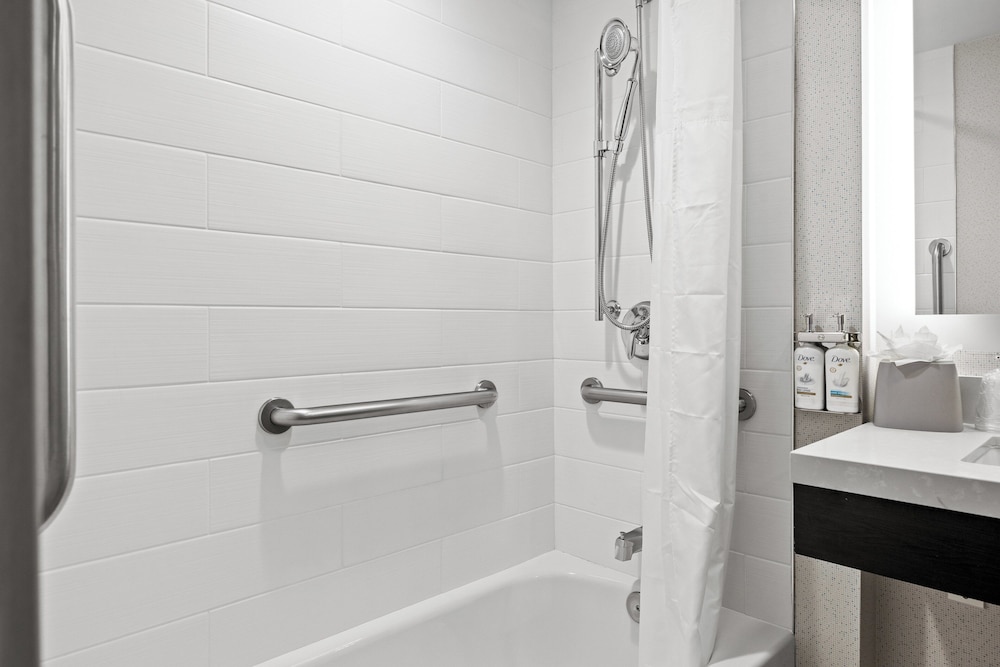 Holiday Inn Express Sunnyvale Silicon Valley by IHG - photo 43