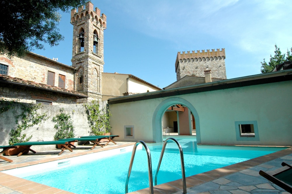 Castello di Volognano — 4-Star Luxury Hotel in Florence, Italy